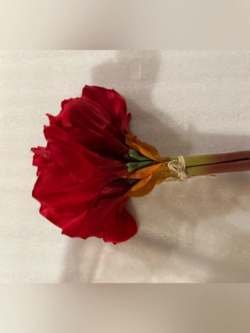 New Pottery Barn Winter Holiday Faux Amaryllis Bouquet, Red
